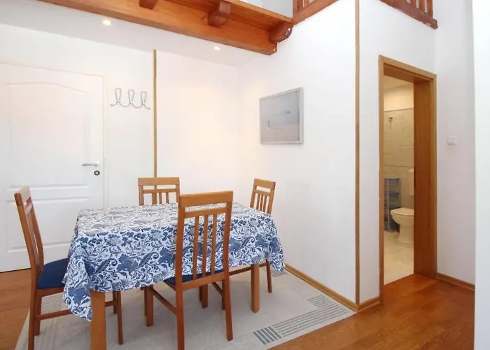 In Mit Eigenem Balkon Und Meerblick By Interhome