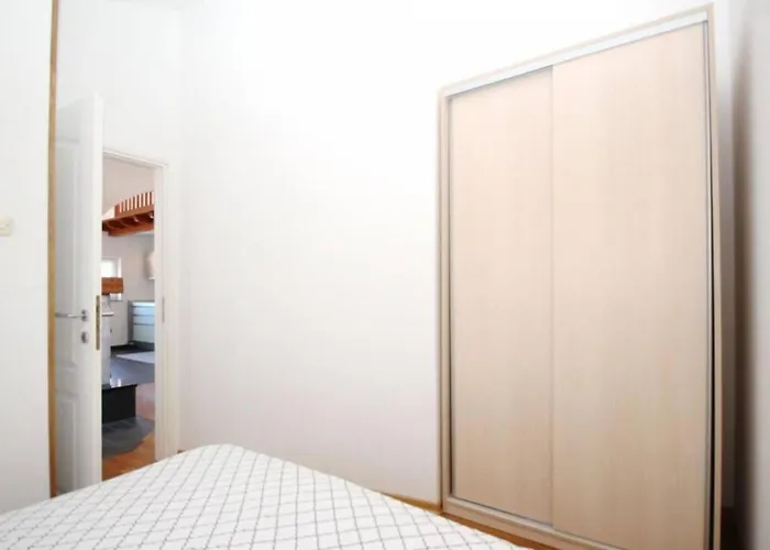 Апартаменты In Mit Eigenem Balkon Und Meerblick By Interhome *