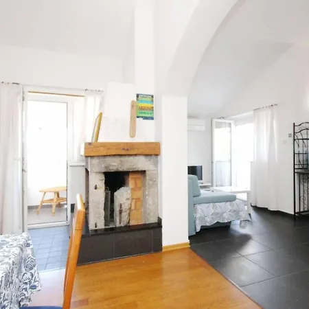 In Mit Eigenem Balkon Und Meerblick By Interhome Appartement
