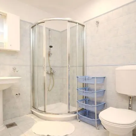 In Mit Eigenem Balkon Und Meerblick By Interhome Appartement Baška
