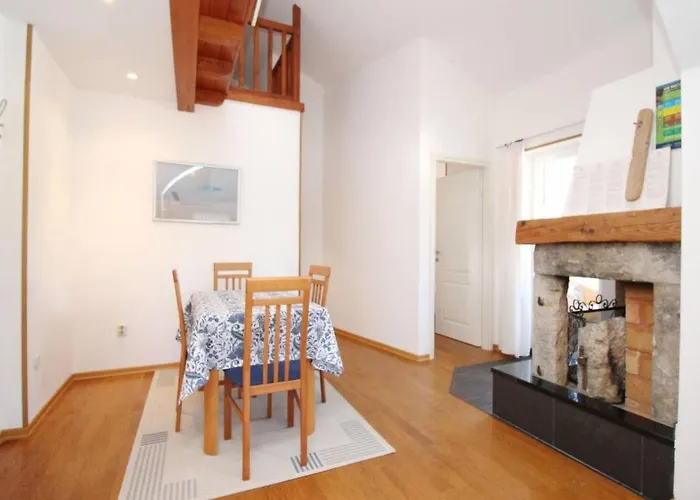 In Mit Eigenem Balkon Und Meerblick By Interhome